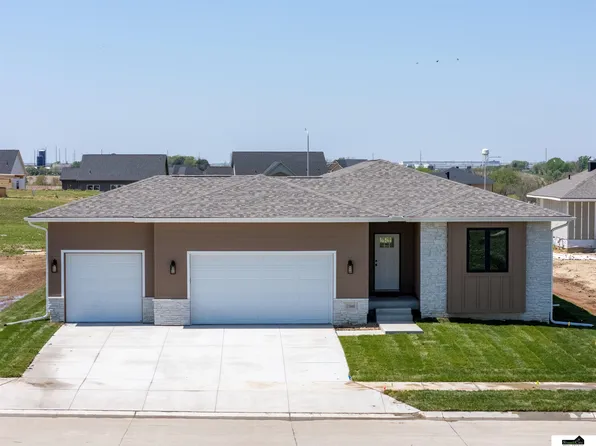 11660 S 124th St, Papillion, NE 68046