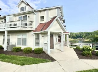 2116 Landings Ln, Delavan, WI 53115