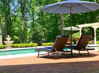 105 Interpromontory Rd, Great Falls, VA 22066