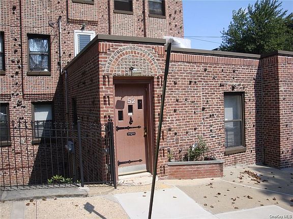 4th image of 52 New Pl APT 4