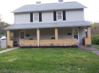 905 Missionary Dr, Pittsburgh, PA 15236