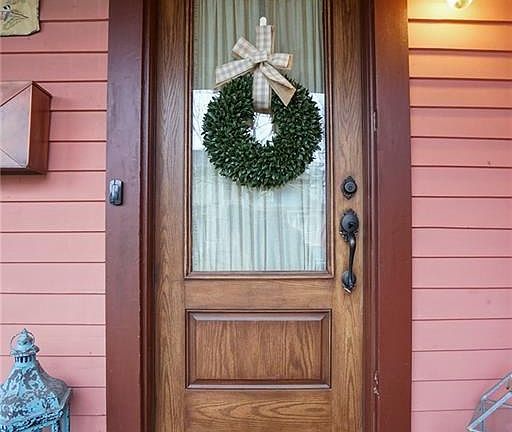 5th image of 1107 Logan St
