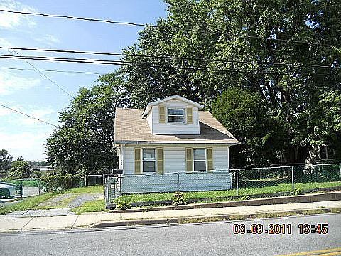 2nd image of 605 West Ave