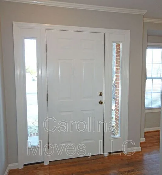 16 Ashwood Ave — Photo 4