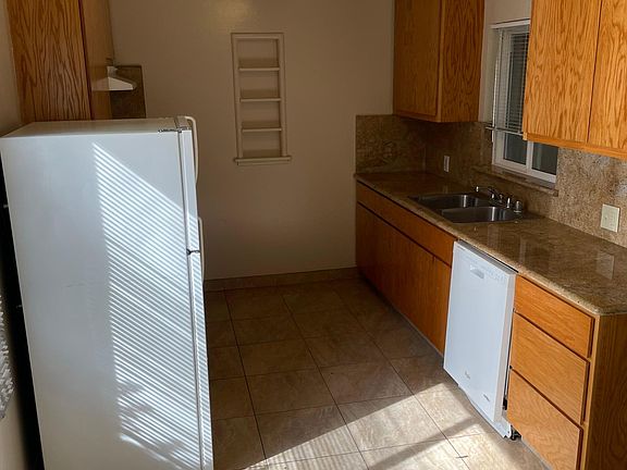 3rd image of 157 Sunol St