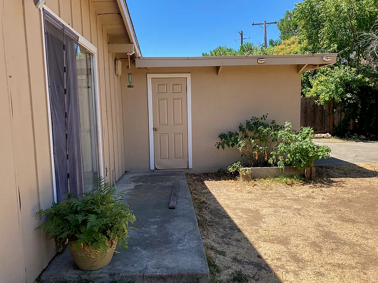 737 Budd Ave — Photo 21