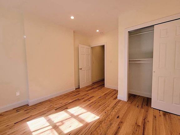 3rd image of 223 W 16th St #2Z