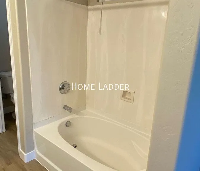 1836 W Kuralt Dr — Photo 11