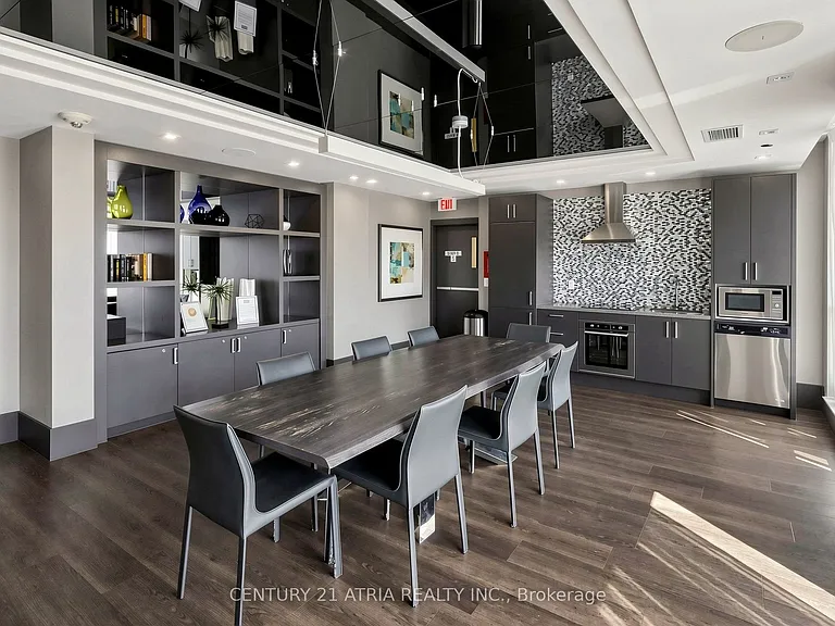 297 College St #910 — Photo 39