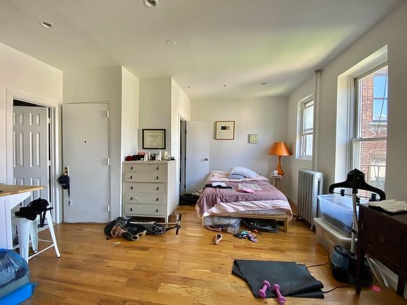 3rd image of 1063 Bergen St #6B