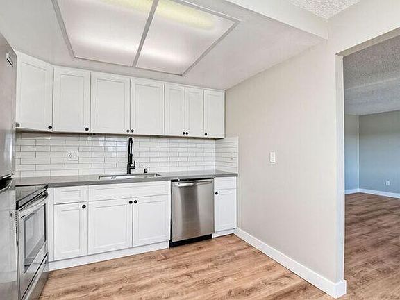 4th image of 160 Camino Corto APT 11