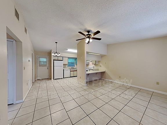 4th image of 32823 Blossom Ln