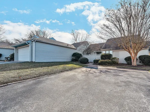 2537 S Clearing Rd, Salem, VA 24153