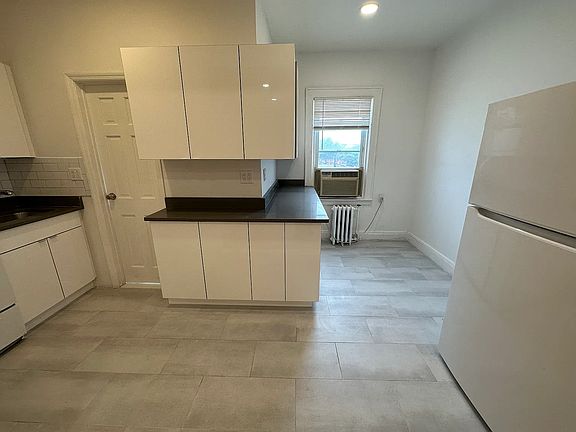 3rd image of 182-30 Hillside Ave #2