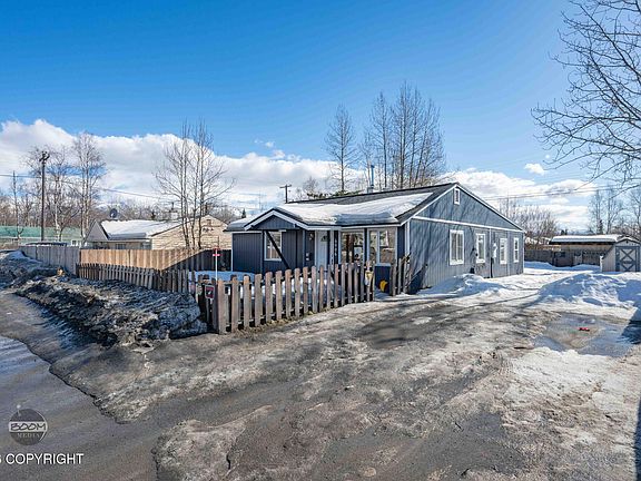 3rd image of 6006 Debarr Rd