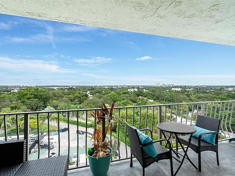 780 NE 69th St #1010 — Photo 17