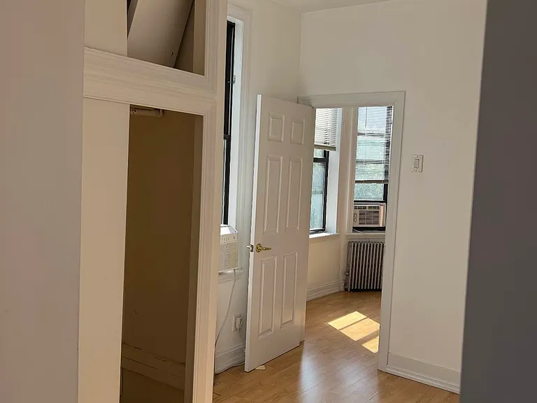 156 Calyer St #3R — Photo 2