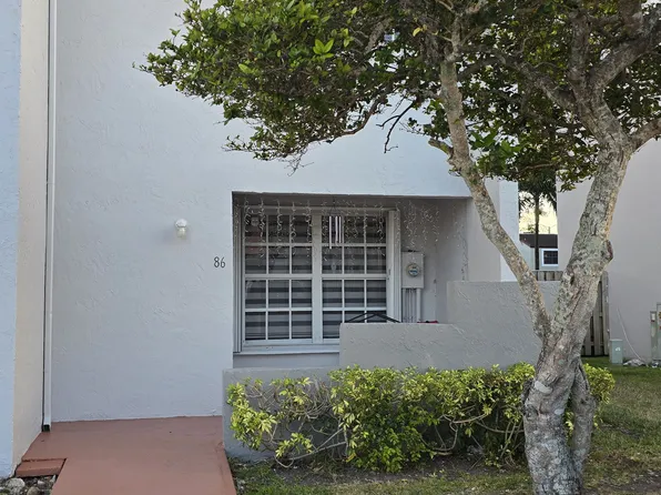 10360 SW 154th Circle Ct APT 86, Miami, FL 33196