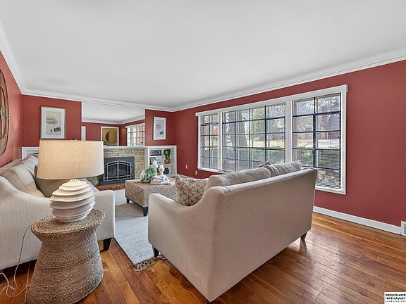 4th image of 455 N 61st St