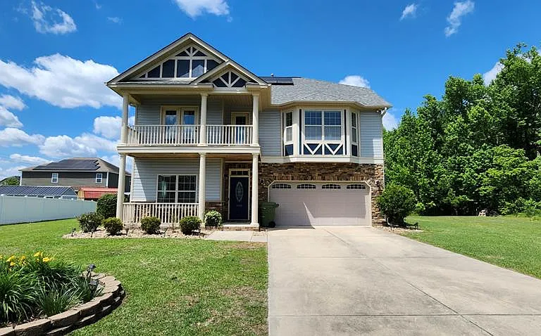 910 McCathern Ave — Photo 1