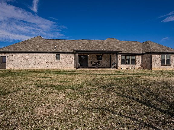 4th image of 1389 W Wheatland Ct