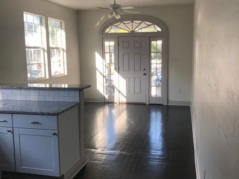 4422 General Pershing St — Photo 4