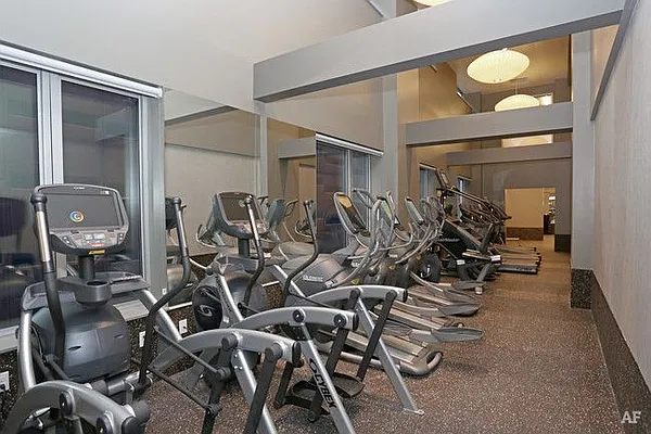 Rented by Greystar | media 16