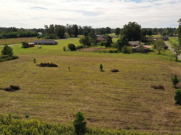 1 Zelma Wright Ln #83AC, Atmore, AL 36502