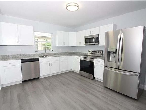 2nd image of 2323 Ashland Blvd