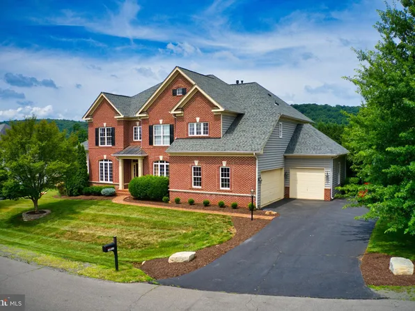 16017 Garriland Dr, Leesburg, VA 20176