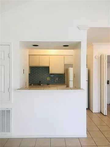 604 Rue St #D — Photo 7