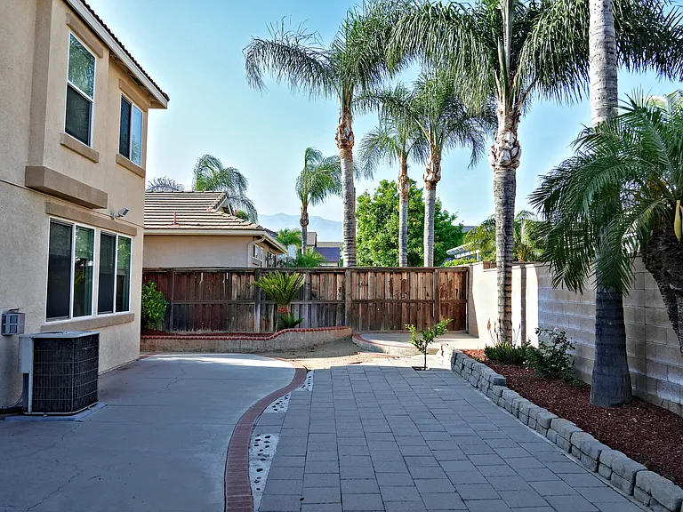 7637 Tuscany Pl — Photo 32