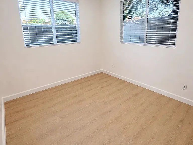 9150 N Columbus Ave — Photo 10
