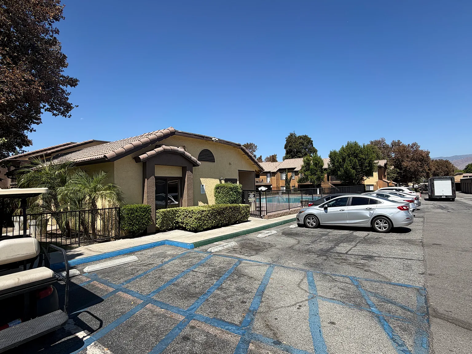 2 bed, 837 sqft, $2,025 — Photo 3