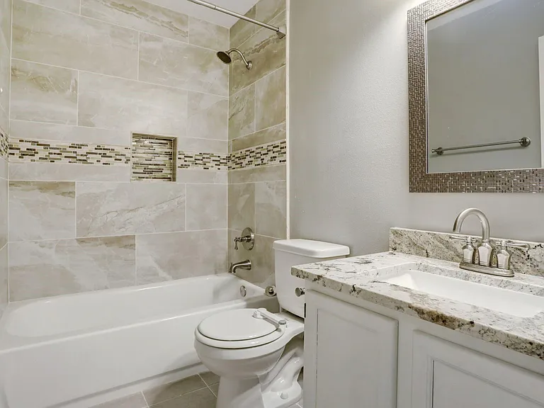 12241 Shropshire Blvd — Photo 13