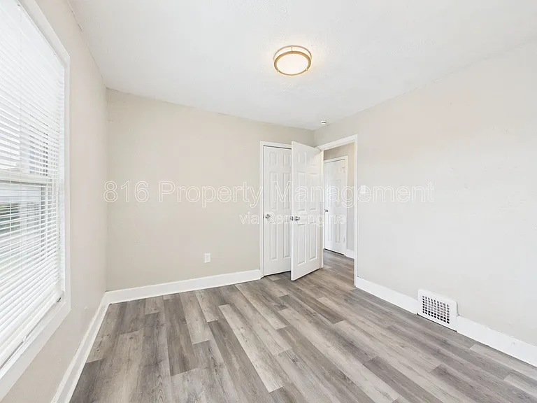 4417 Wayne Ave — Photo 22
