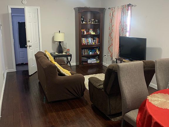 Living Room by Porch entry (Profile 2)