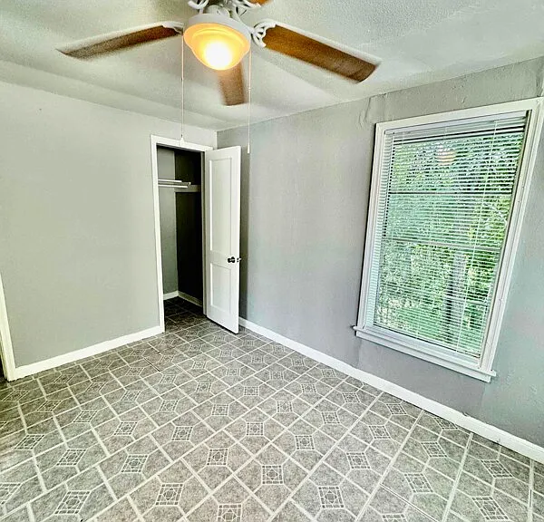 4265 Woodlawn Ave #B — Photo 9