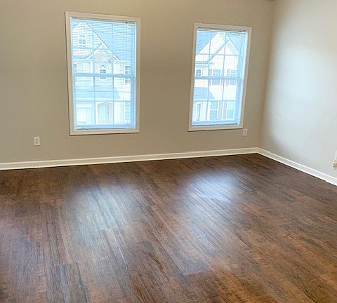 3rd image of 4160 Magnolia Glen Walk
