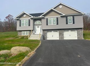 15 Sunset View Dr, Nanticoke, PA 18634