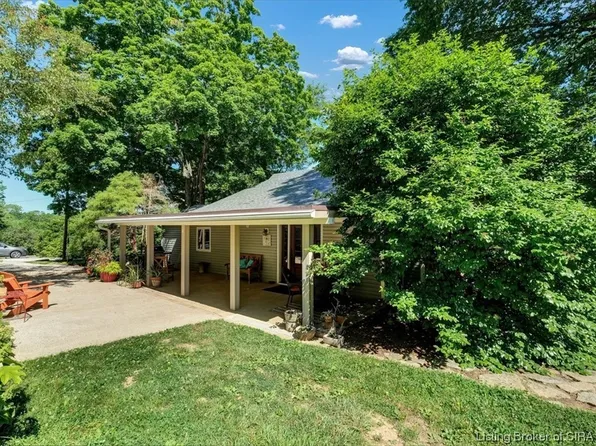 323 Woodside Drive NW, Depauw, IN 47115