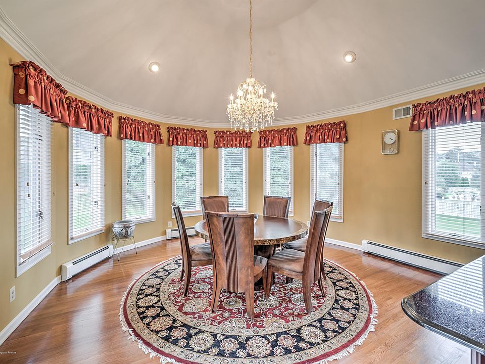 2nd image of 5 Harvest Ln