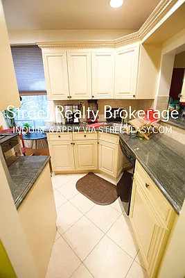 Rented by Street Realty Brokerage LLC | media 3