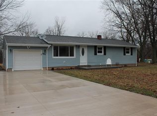 6437 Hope Ln, Lockport, NY 14094