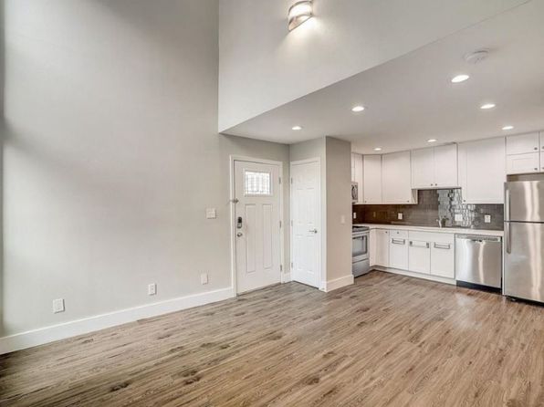 935 La Posada Dr #242