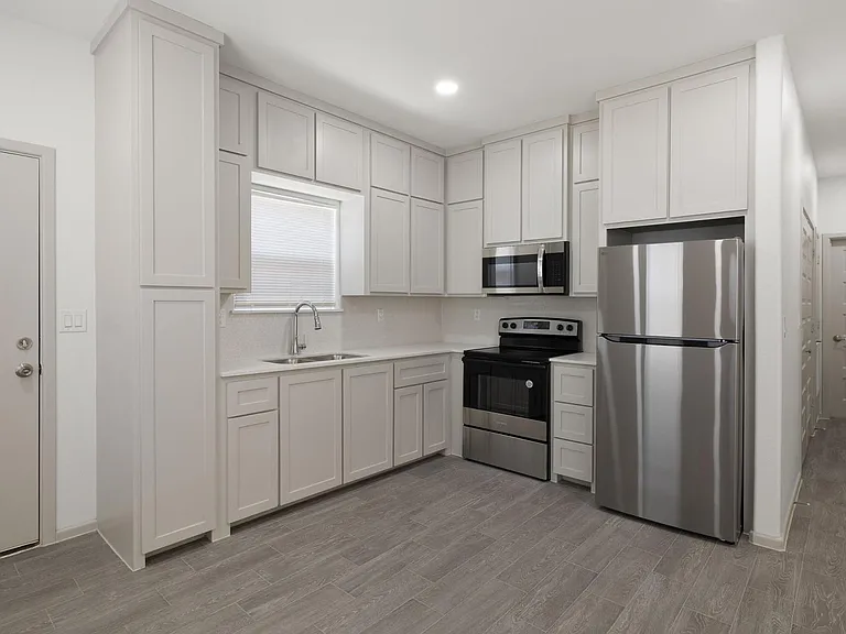 740 N Alamo Rd #31 — Photo 1