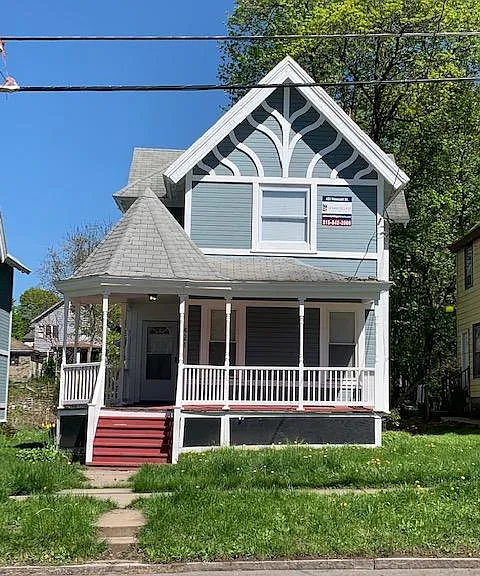421 Westcott St — Photo 1