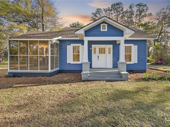 104 E Burkhalter Street, Pembroke, GA 31321