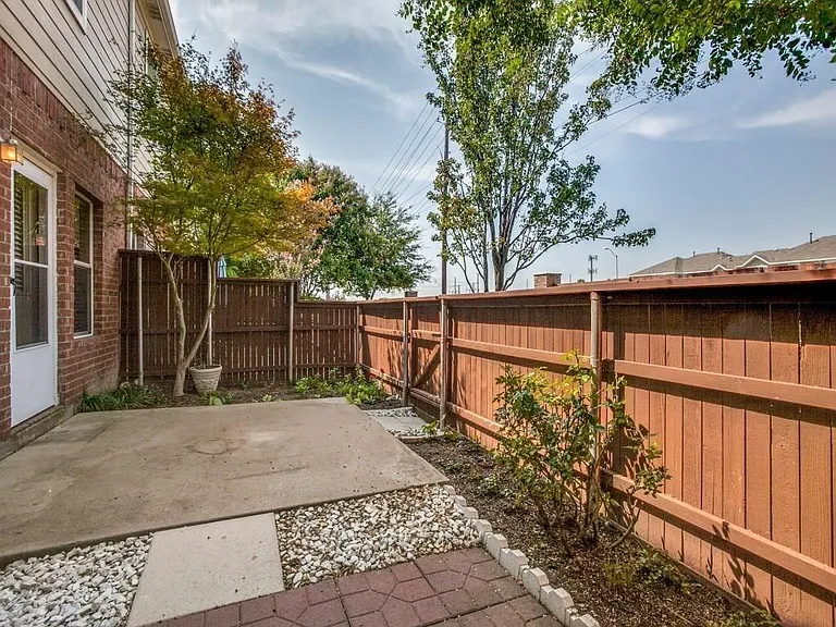 4531 Woodsboro Ln — Photo 2