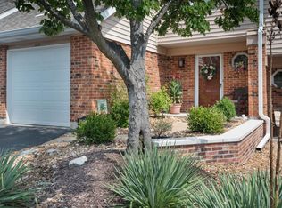 1025 Pocono Trl, Ballwin, MO 63021